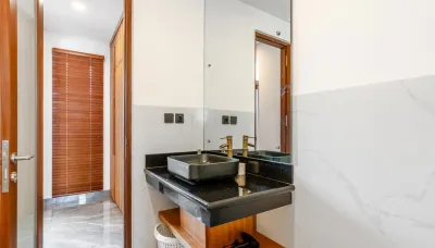 Bathroom-Private-Luxury-Villa-Merayu-Canggu-5