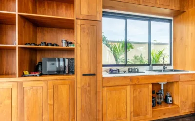 Dining-Kitchen-Private-Luxury-Villa-Merayu-Canggu-14