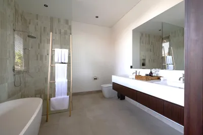 Bathroom-Villa-Gendang-Luxury-Private-Villa-Seminyak-5-1