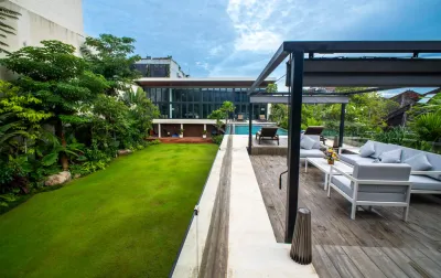 LIVING-ROOM-BY-POOL-2