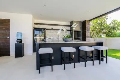 2nd-kitchen-by-main-pool-luxury-beachside-villa-1