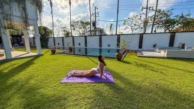 Yoga-Luxury-Beach-Villa-Cemagi-4-1