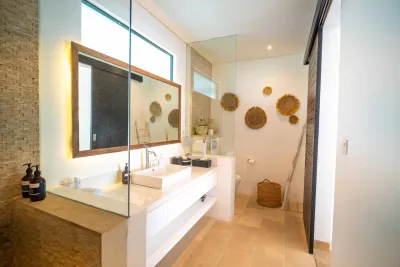 Bathrooms-Luxury-Beach-Villa-Cemagi-4-1
