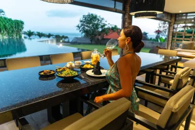 Dinner-Luxury-Beach-Villa-Cemagi-2-1