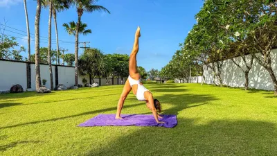 Yoga-Luxury-Beach-Villa-Cemagi-6-1