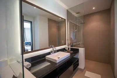 Bathrooms-Luxury-Beach-Villa-Cemagi-8-1