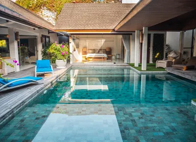 Marton-Luxury-Family-Villa-Berawa-Canggu-Pool-2-2