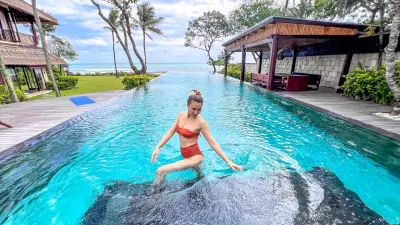 Pool-Luxury-Beachfront-Villa-Canggu-1