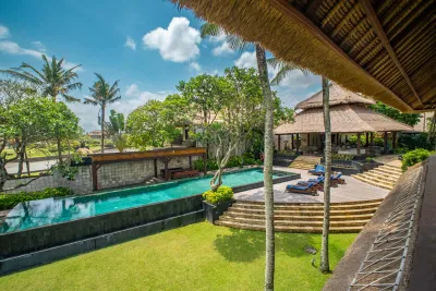 Pool-Luxury-Beachfront-Villa-Canggu-2