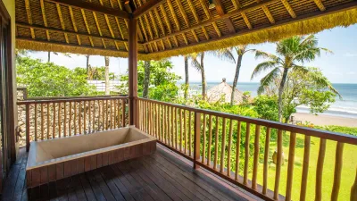 Bathroom-Luxury-Beachfront-Villa-Canggu-3