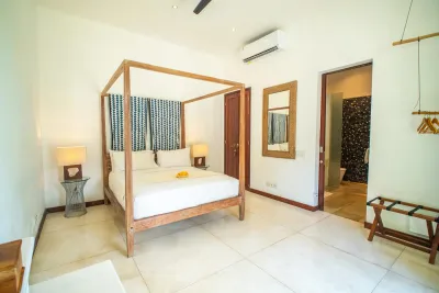 Bedroom-Luxury-Beachfront-Villa-Canggu-5