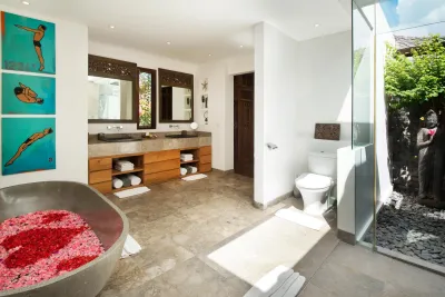 Bathroom-Luxury-Villa-Seminyak-2