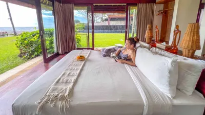 Bedroom-Luxury-Beachfront-Villa-Canggu-15