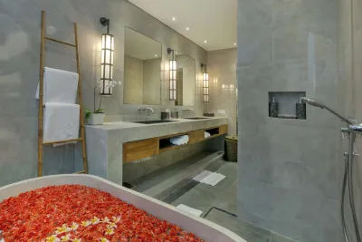 Bathrooms-Tangram-Luxury-Villas-Big-Groups-Seminyak-Bali-3