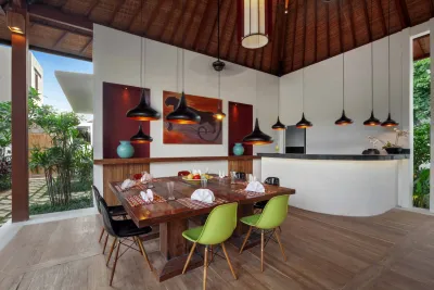 Dining-Living-Room-Tangram-Luxury-Villas-Big-Groups-Seminyak-Bali-4