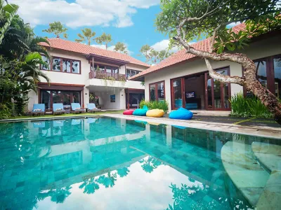 POOL-AREA-MORE-4BED-LUXURY-FAMILY-4BED-VILLA-CANGGU-6