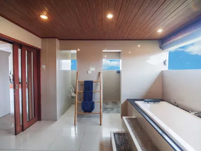 BATHROOOM-AMORE-4BED-LUXURY-FAMILY-VILLA-6