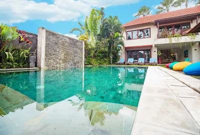 POOL-AREA-MORE-4BED-LUXURY-FAMILY-4BED-VILLA-CANGGU-1