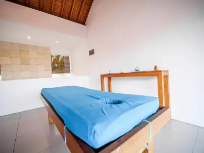 MASSAGE-BED-AMORE-4BED-VILLA-2