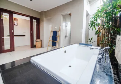 BATHROOOM-AMORE-4BED-LUXURY-FAMILY-VILLA-2