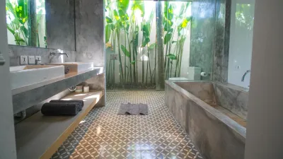 Bathroom-Desa-Berawa-Luxury-Villa-Canggu-8