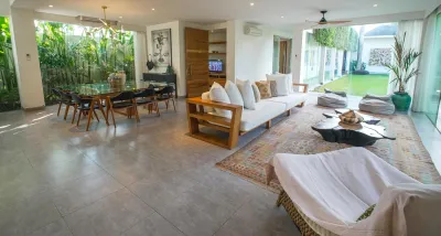 Living-room-Desa-Berawa-Luxury-Villa-5