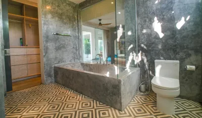 Bathroom-Desa-Berawa-Luxury-Villa-Canggu-7