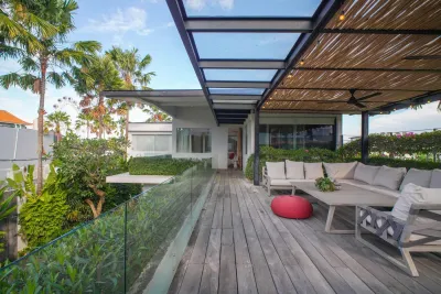 Outdoor-lounge-Desa-Berawa-Luxury-Villa-Cnaggu-3