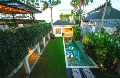 Grass-Pool-Sunset-Desa-Berawa-Luxury-Villa-Canggu-1