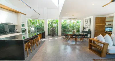 Dining-Desa-Berawa-Luxury-Villa-Canggu-2