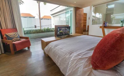 Master-Bedroom-Desa-Berawa-Luxury-Villa-Canggu-2