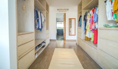 Master-Bedroom-Desa-Berawa-Luxury-Villa-Canggu-6