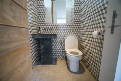 Guest-Toilet-Desa-Berawa-Luxury-Villa-Canguu