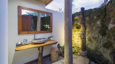 villa-omahpadi-bedroom3-4