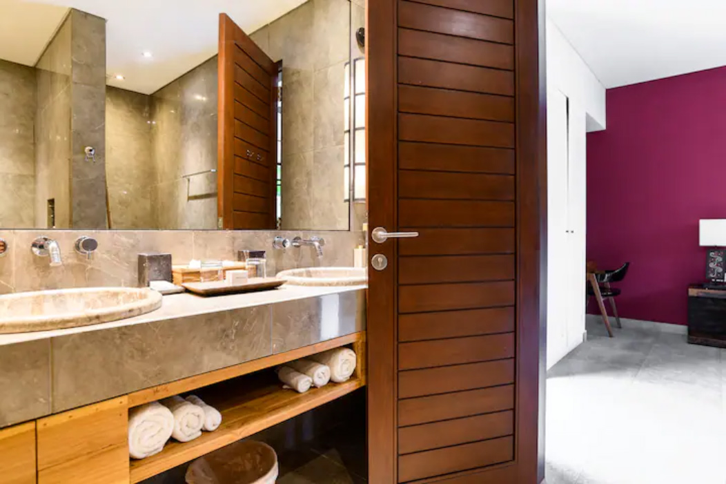 luxury bali accommodation for large group, seminyak